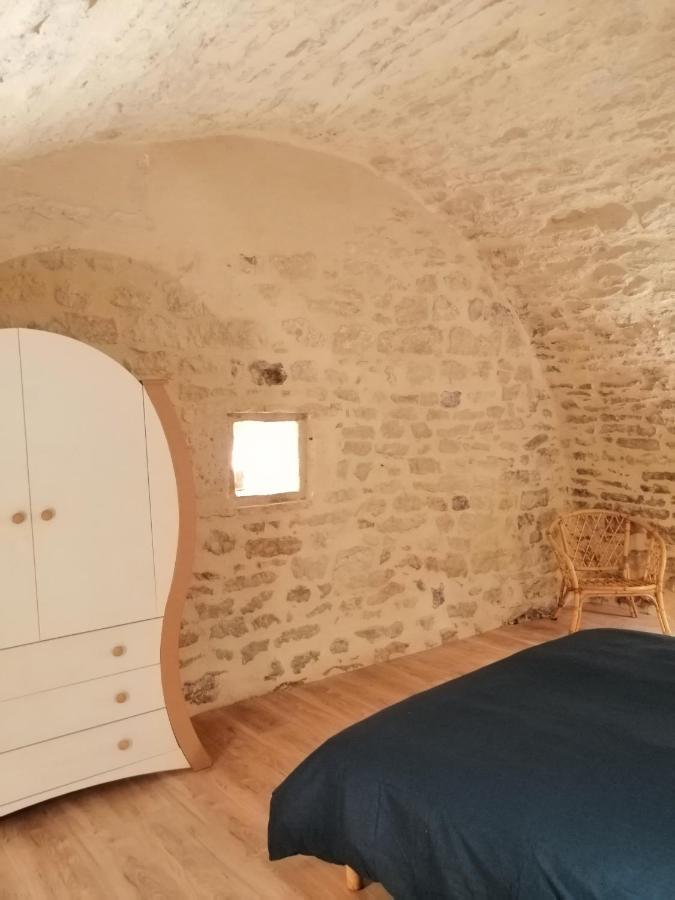 Le Refuge De La Sallee Gençay Buitenkant foto